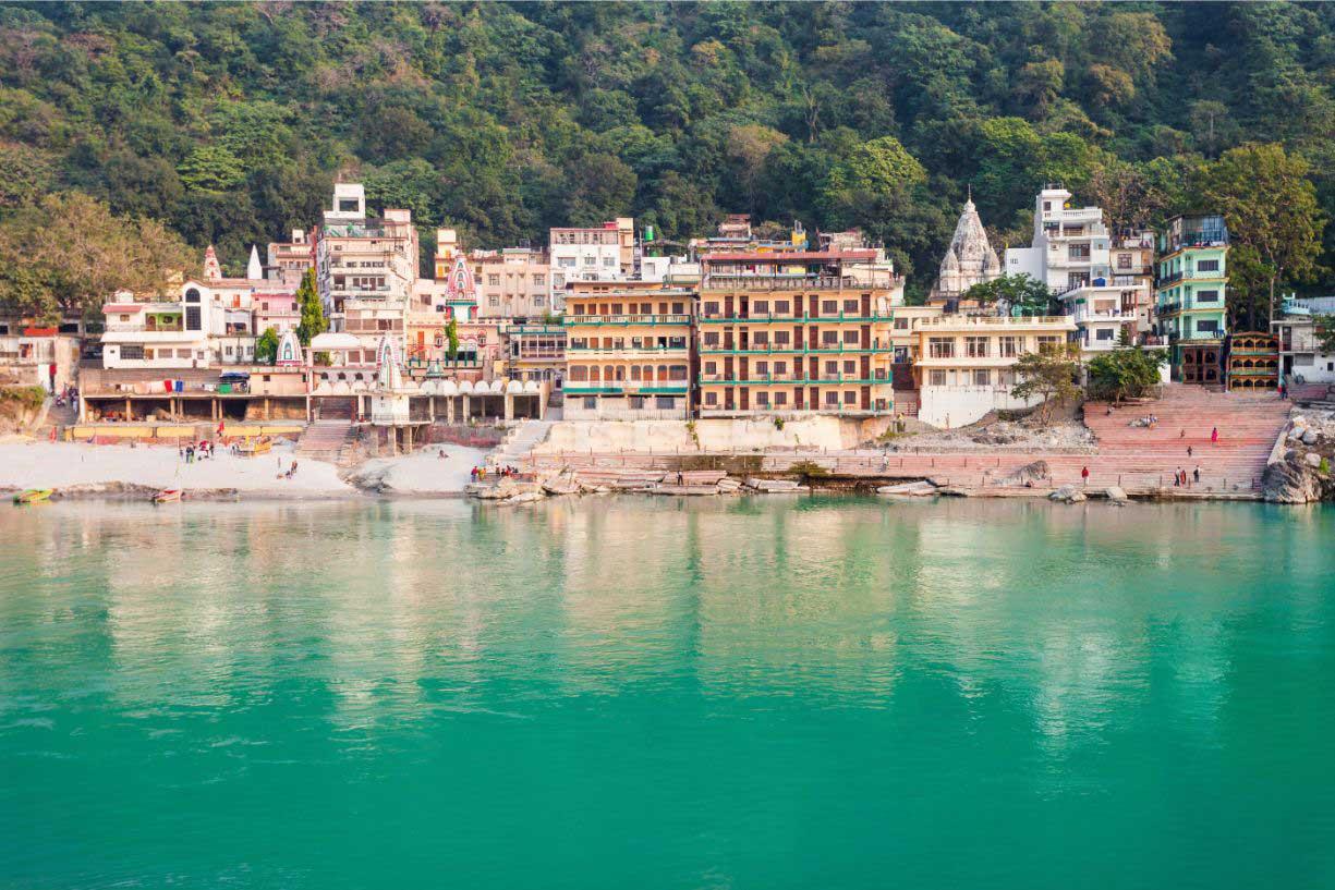 Bharatvarshayatra Rishikesh, often referred to as the “Yoga Capital of the World,” is a city nestled in the foothills of the Himalayas in Uttarakhand, India. This spiritual town, situated along the sacred Ganges River, is a melting pot of serenity, adventure, and spirituality. 