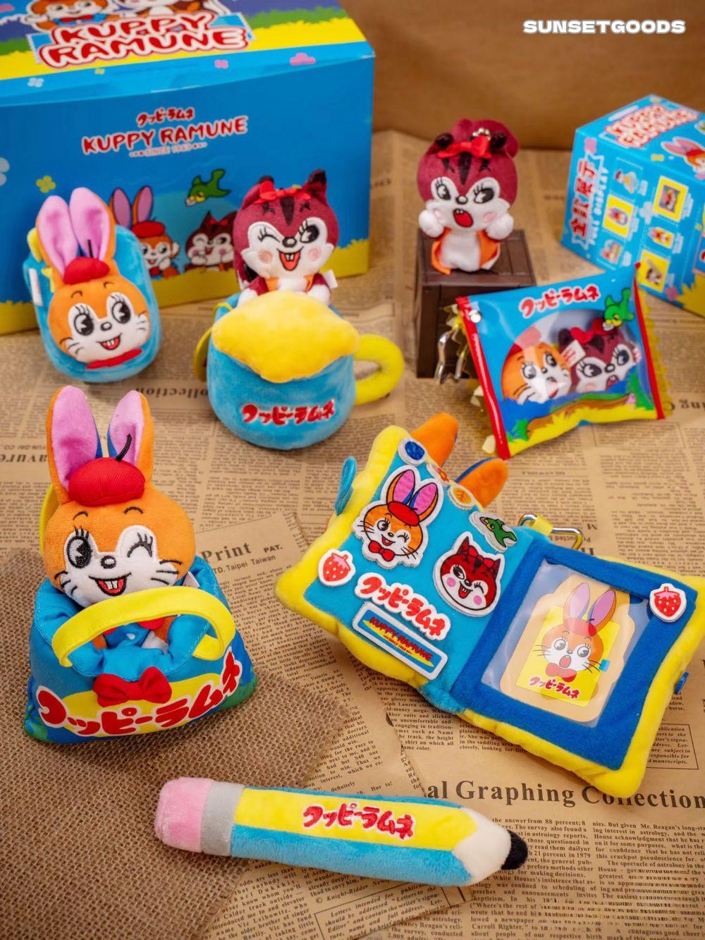 sunsetgoods 日落小物｜正版授權專賣店 《KUPPY RAMUNE》搶先預購🔥｜昭和製菓絨毛吊飾盲盒 クッピーラムネ NT$300
