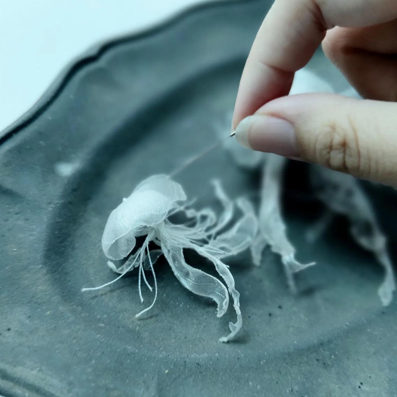 左翌設計 暗中會發光的刺繡夜光水母