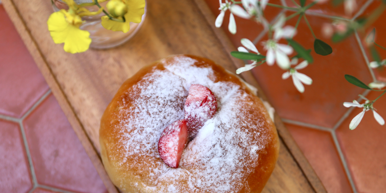 翁翊芯 Emma Weng 草莓卡士達擺拍_2