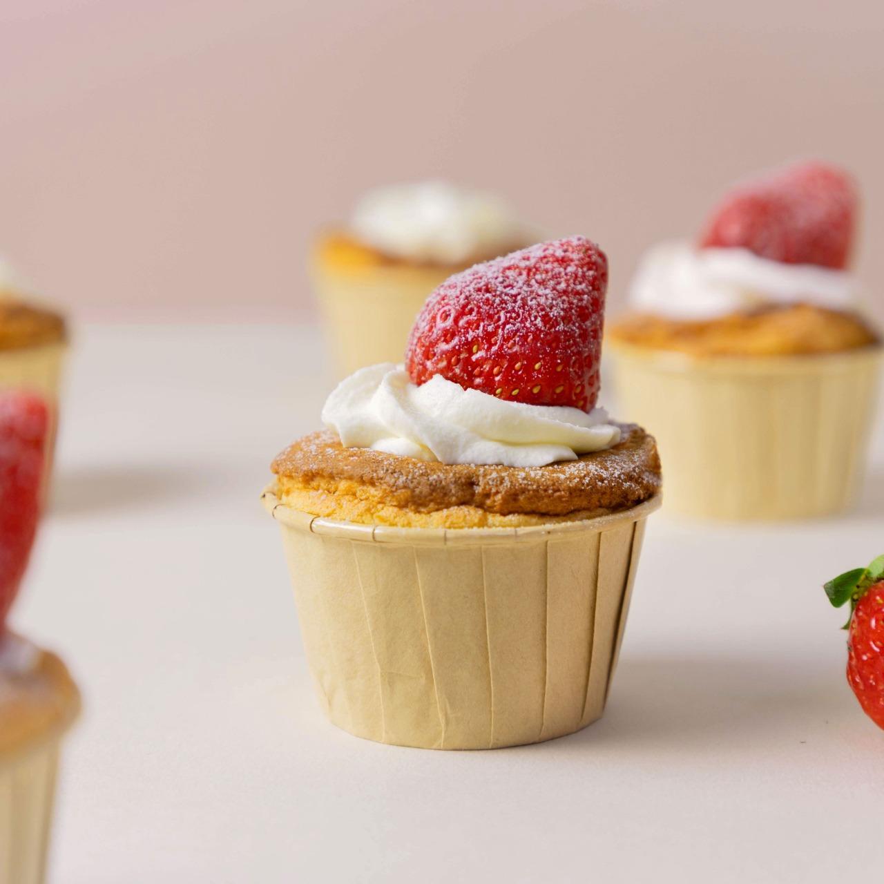 深夜裡的法國手工甜點 草莓舒芙乳酪杯