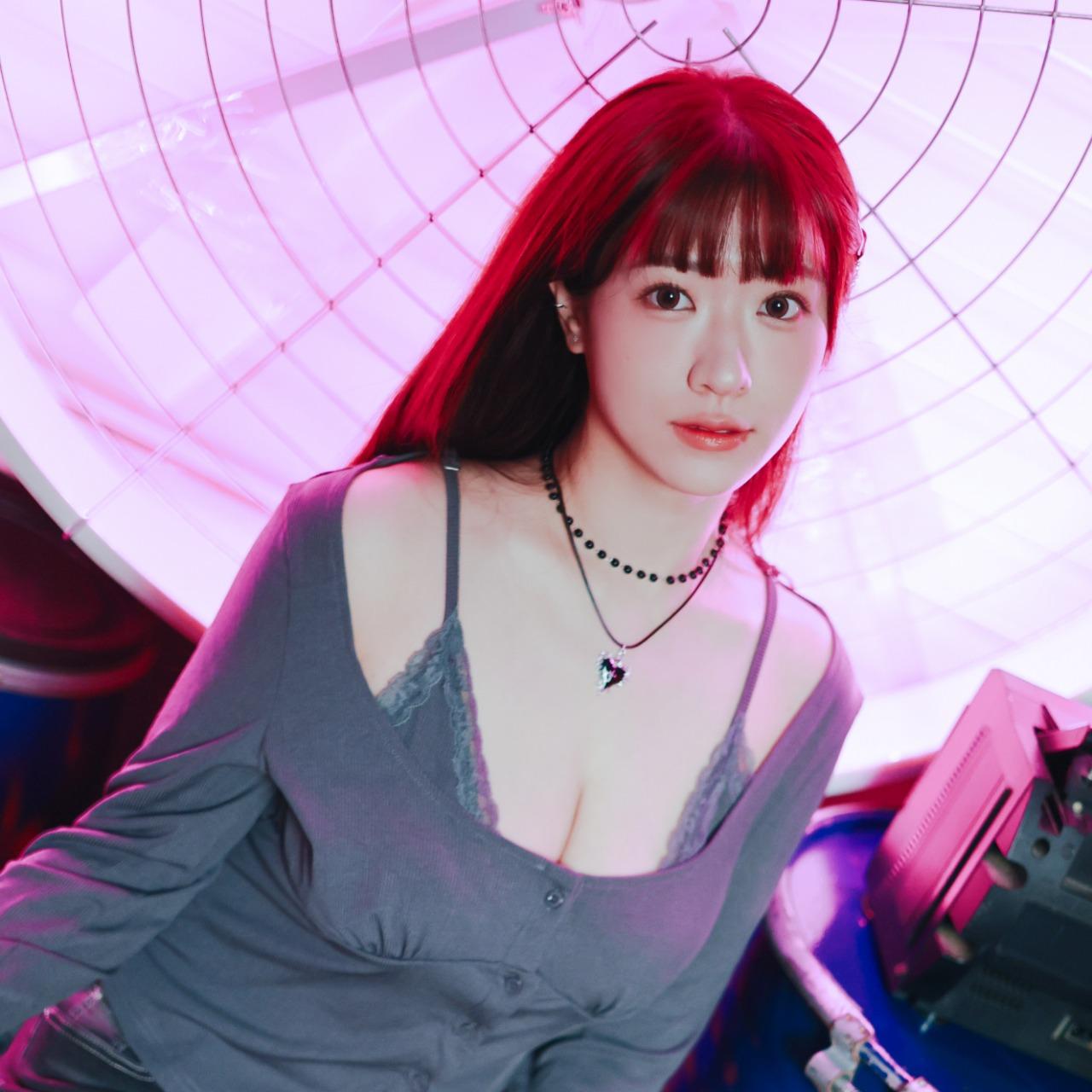 球球 經典寶貝球以上有３０張電子寫真唷